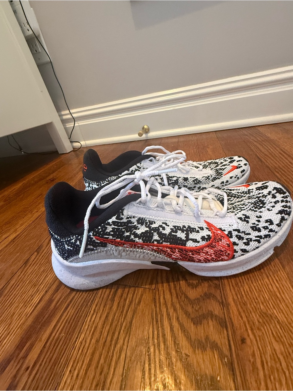 Nike Women’s Black & White Patterned Sneakers